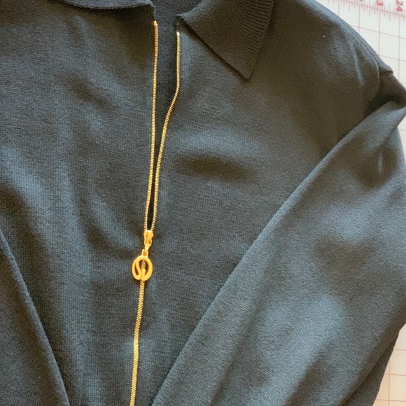 St John sweater jacket-like new. - Picture 3 of 4